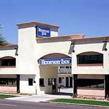 Inn At 50 - Long Beach Convention Center Hotel