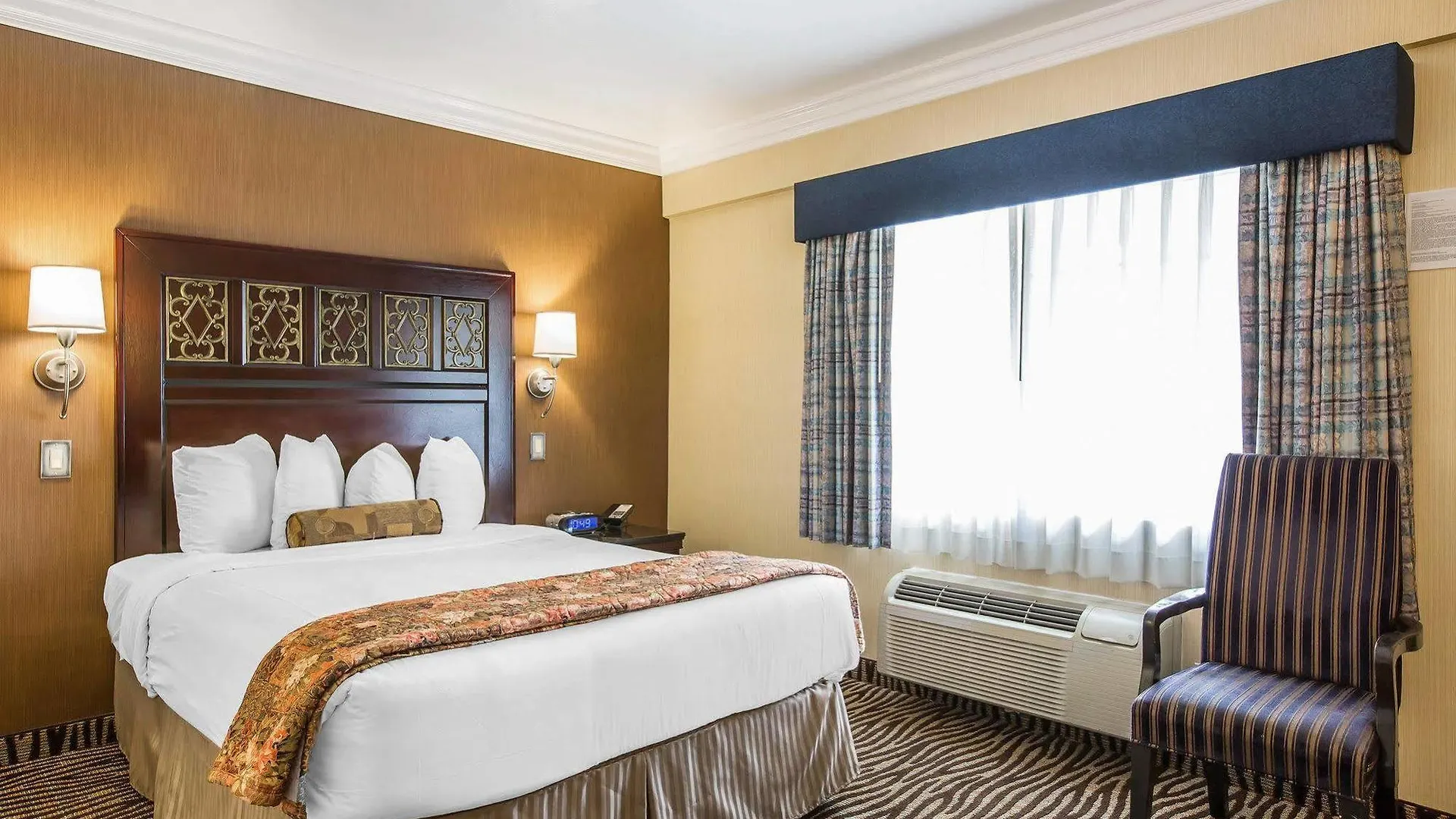 Inn At 50 - Long Beach Convention Center