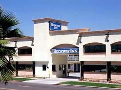 Inn At 50 - Long Beach Convention Center