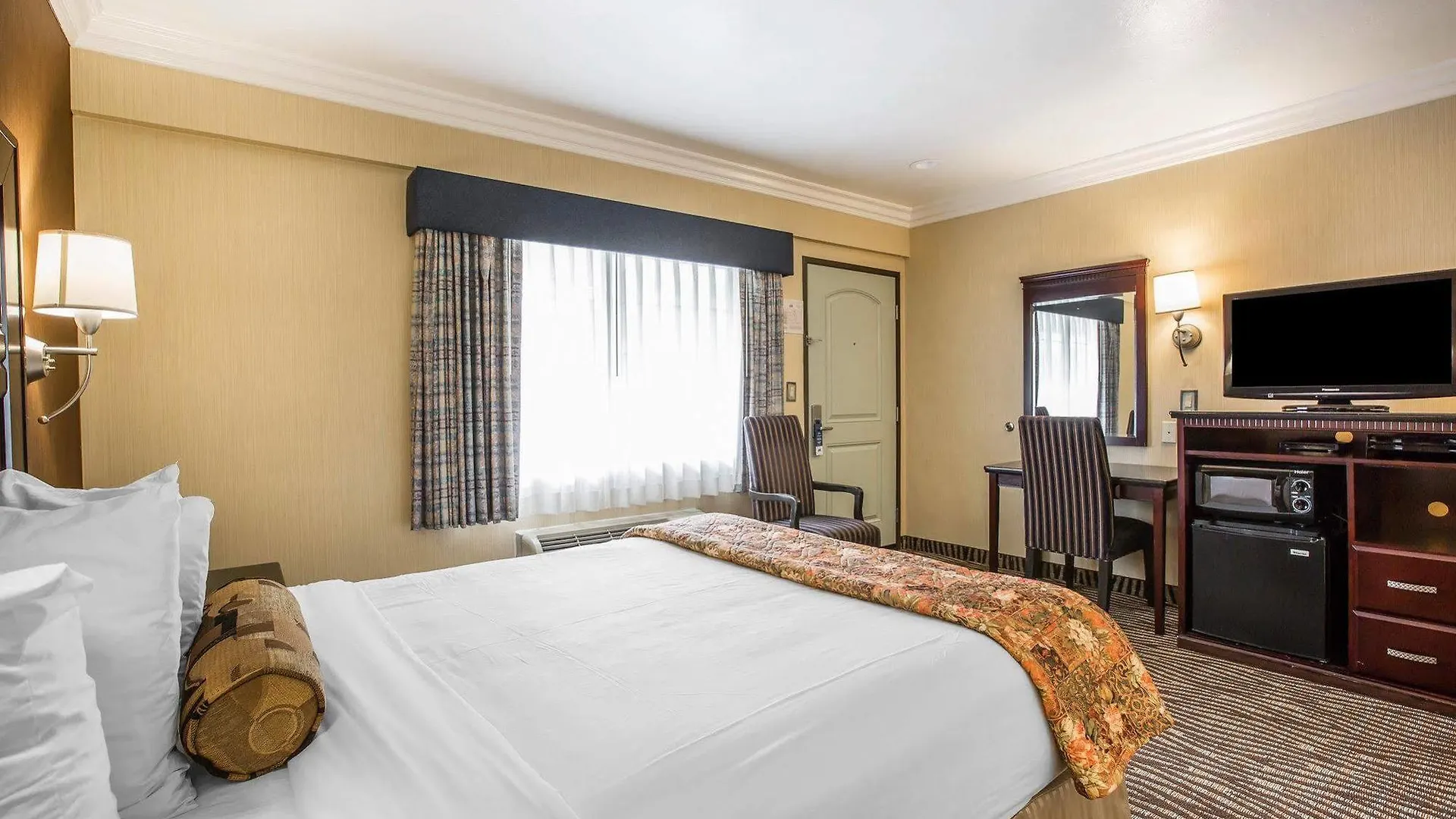 Inn At 50 - Long Beach Convention Center Hotel
