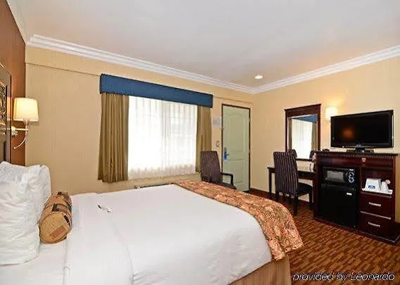 Inn At 50 - Long Beach Convention Center 2*,
